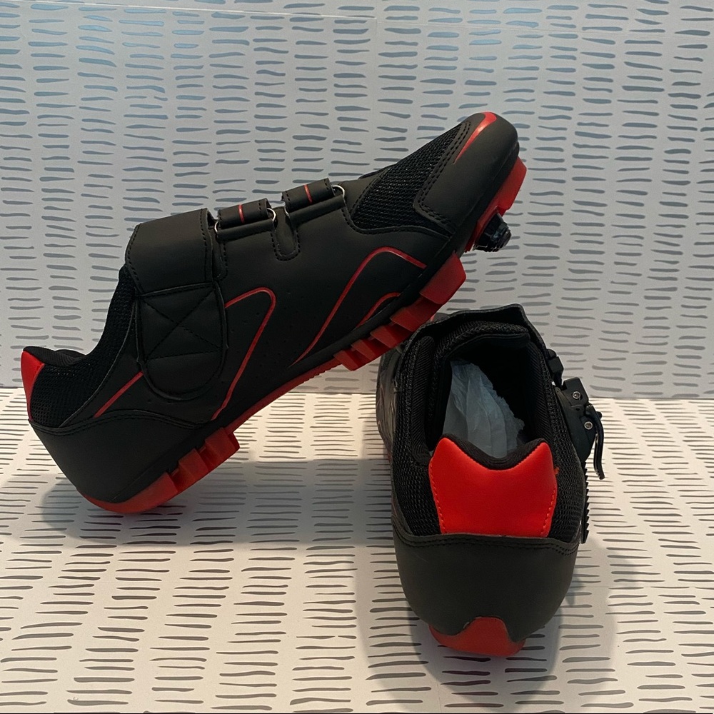 NWOT Ruiatoo Cycling Shoes/Spinning Mountain Bike/SPD Biking
Shoes